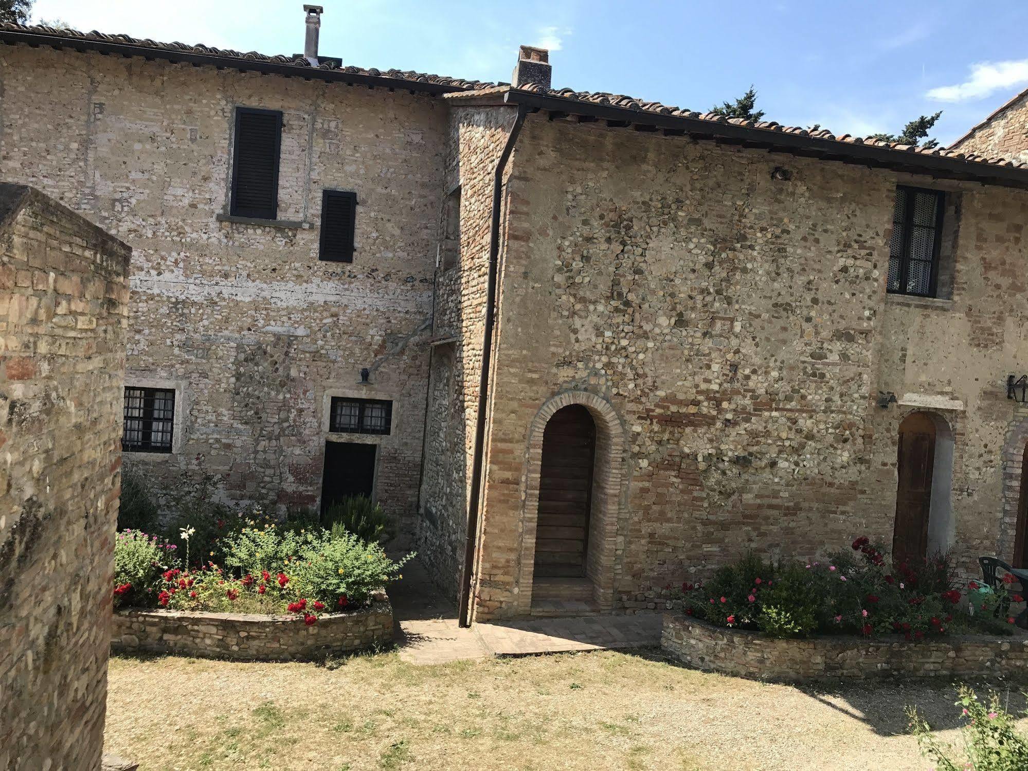 Castello Di Fezzana Apartman Montespertoli Kültér fotó